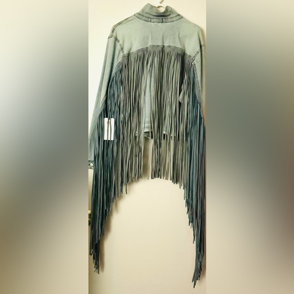 NWT Fashion to Figure Ruthie Fringe Denim Trucker Jacket. Plus size 2 avail - Picture 15 of 16